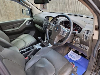 Used Nissan Navara 2015 for sale - 77161905: Photo