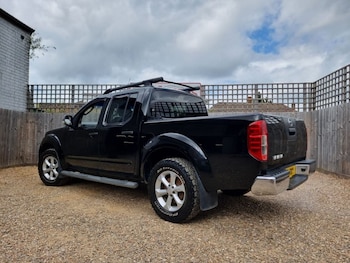 Used Nissan Navara 2015 for sale - 77161905: Photo