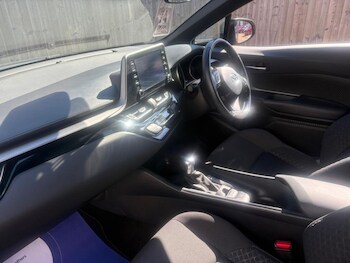 Used Toyota C-HR 2021 for sale - 78200849: Photo