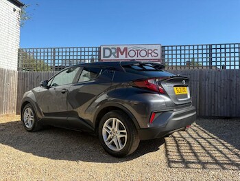 Used Toyota C-HR 2021 for sale - 78200849: Photo