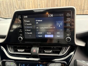 Used Toyota C-HR 2023 for sale - 78134560: Photo