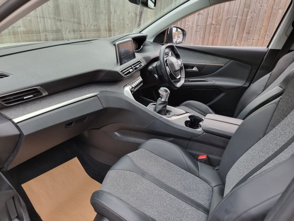 Used Peugeot 3008 2019 for sale - 77976652: Photo 2