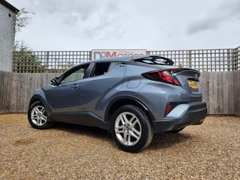 Used Toyota C-HR 2023 for sale - 79708276: Photo