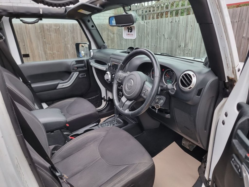 Used Jeep Wrangler 2014 for sale - 77631831: Photo 24