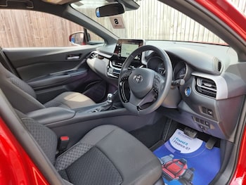 Used Toyota C-HR 2023 for sale - 78974973: Photo