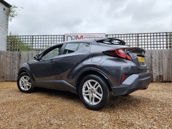 Used Toyota C-HR 2023 for sale - 78850915: Photo