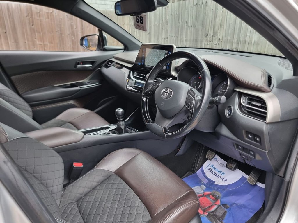 Used Toyota C-HR 2017 for sale - 77631816: Photo 2