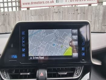 Used Toyota C-HR 2017 for sale - 77631816: Photo