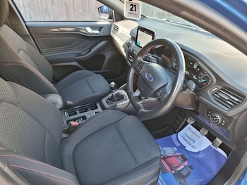 Used Ford Focus 2019 for sale - 75998719: Photo 2