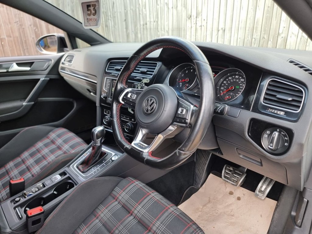 Used Volkswagen Golf 2017 for sale - 78069021: Photo 2