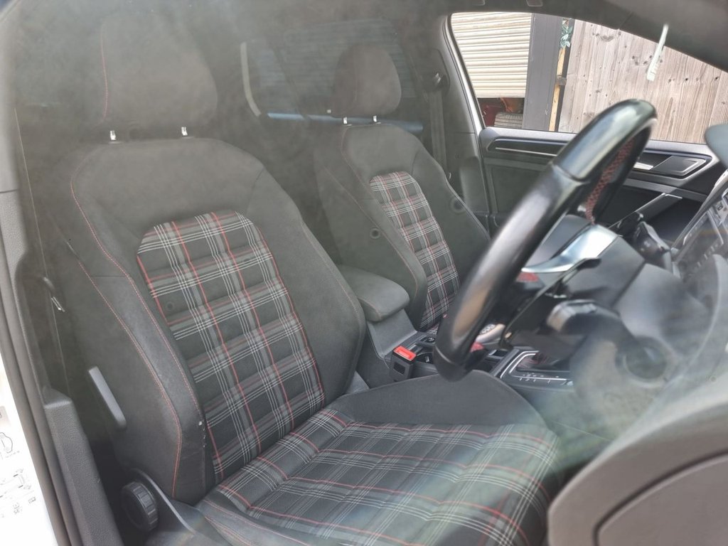 Used Volkswagen Golf 2017 for sale - 78069021: Photo 42