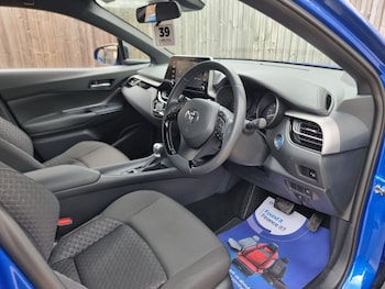 Used Toyota C-HR 2023 for sale - 78702372: Photo