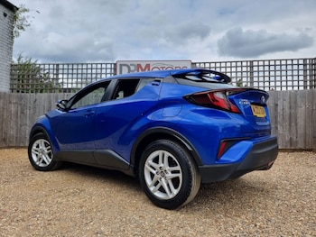 Used Toyota C-HR 2023 for sale - 78702372: Photo