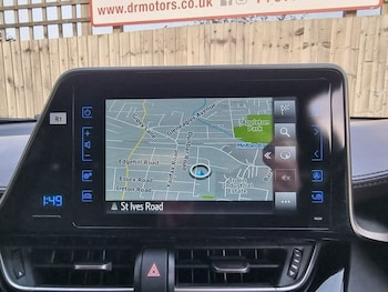 Used Toyota C-HR 2019 for sale - 76962520: Photo