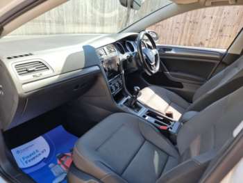 Used Volkswagen Golf 2017 for sale - 74650236: Photo