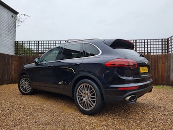 Used Porsche Cayenne 2016 for sale - 76509979: Photo