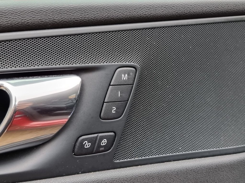 Used Volvo XC60 2017 for sale - 75942966: Photo 15