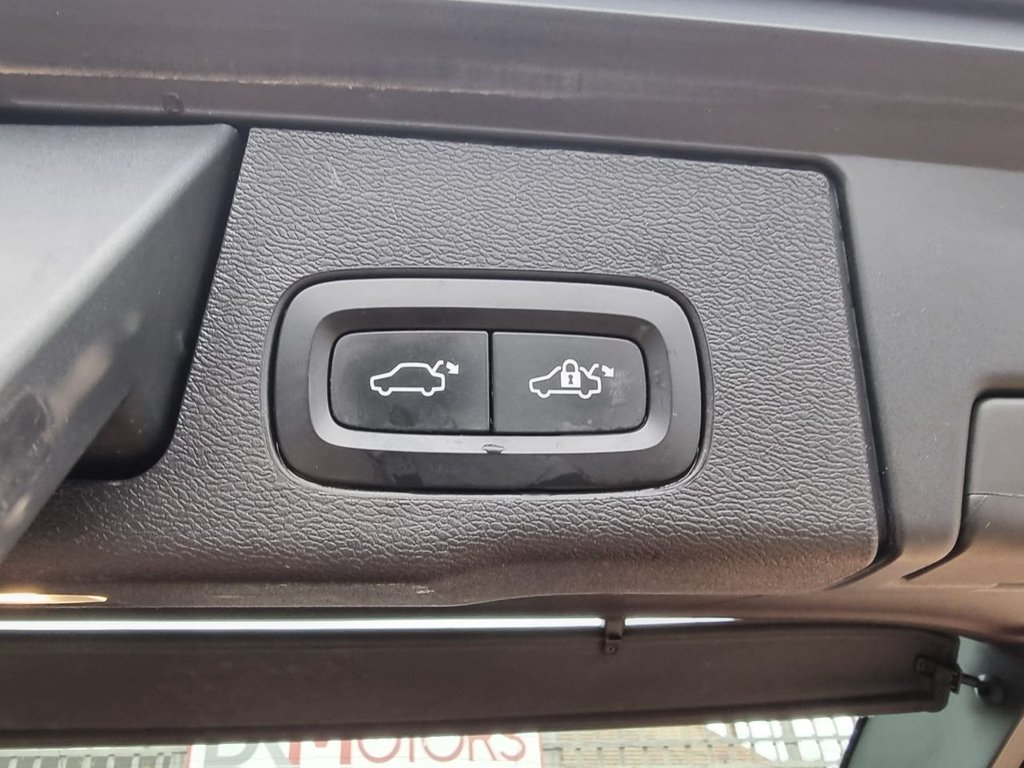 Used Volvo XC60 2017 for sale - 75942966: Photo 41