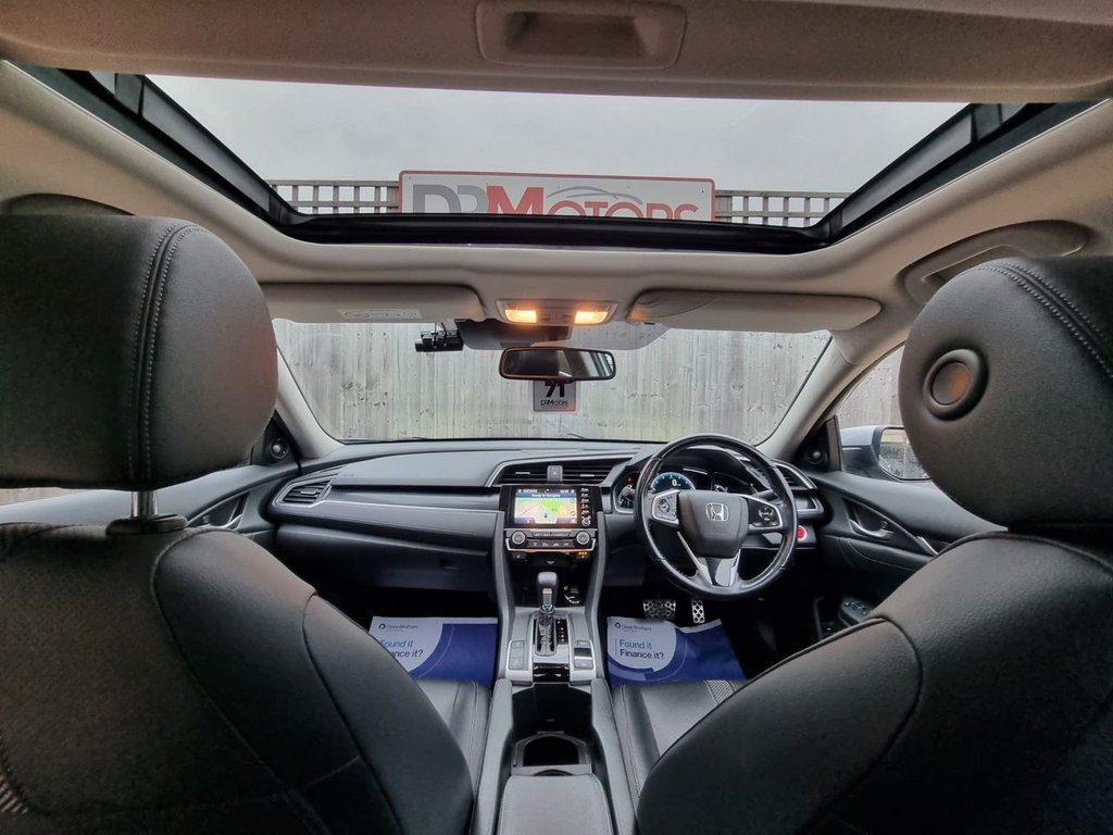 Used Honda Civic 2020 for sale - 76280043: Photo 2