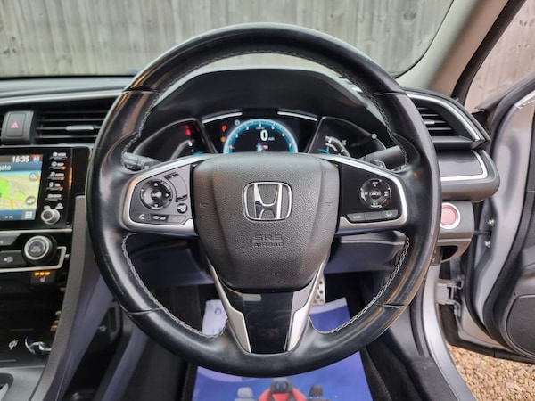 Used Honda Civic 2020 for sale - 76280043: Photo 33