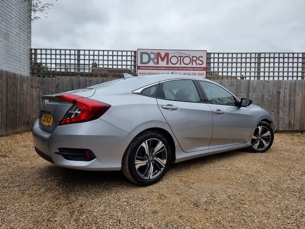 Used Honda Civic 2020 for sale - 76280043: Photo 37