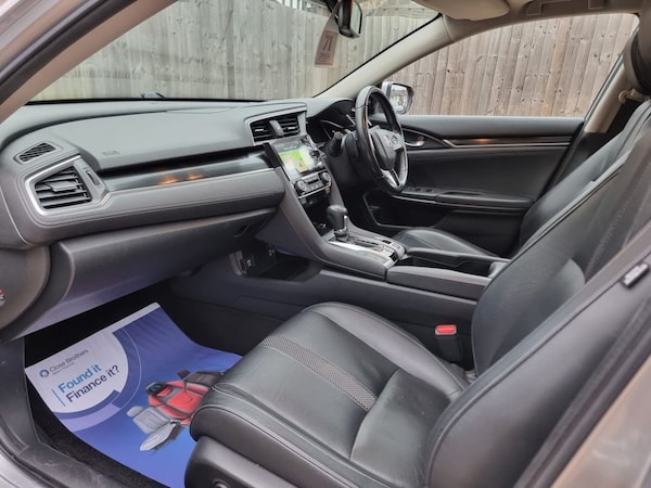 Used Honda Civic 2020 for sale - 76280043: Photo 3