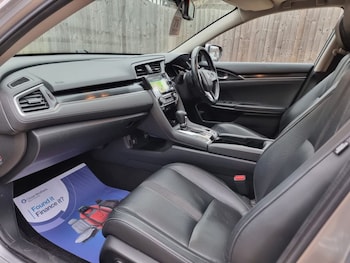 Used Honda Civic 2020 for sale - 76280043: Photo 3