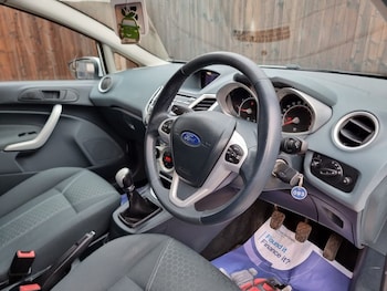 Used Ford Fiesta 2010 for sale - 77027487: Photo