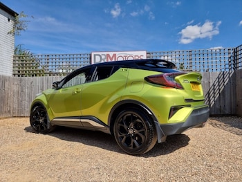 Used Toyota C-HR 2019 for sale - 79437809: Photo