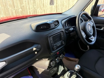 Used Jeep Renegade 2015 for sale - 77936903: Photo