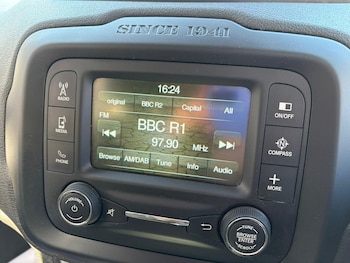 Used Jeep Renegade 2015 for sale - 77936903: Photo