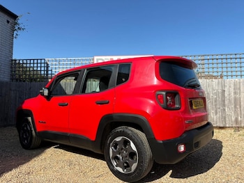 Used Jeep Renegade 2015 for sale - 77936903: Photo