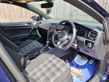 Used Volkswagen Golf 2017 for sale - 78943743: Photo