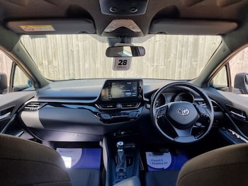 Used Toyota C-HR 2023 for sale - 78501065: Photo