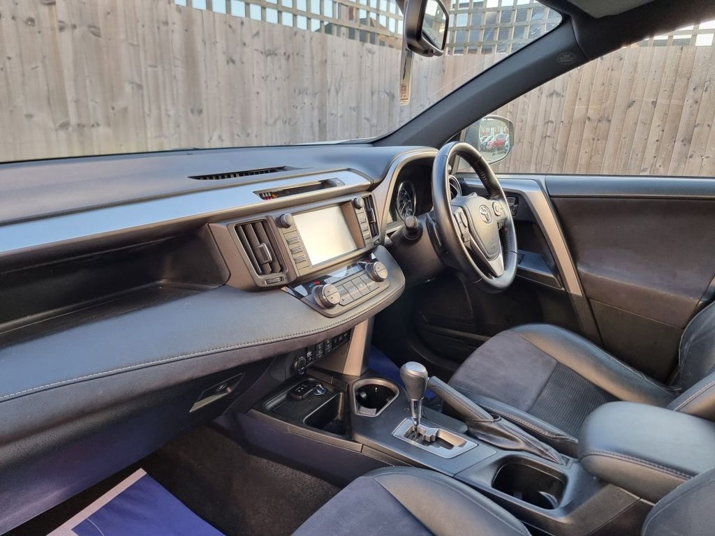 Used Toyota RAV4 2016 for sale - 76495940: Photo 8