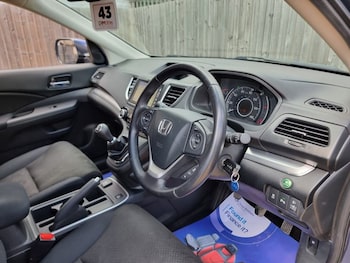 Used Honda CR-V 2017 for sale - 79358440: Photo