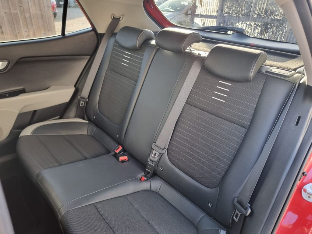 Used Kia Stonic 2018 for sale - 76509981: Photo 30