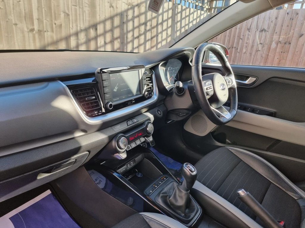 Used Kia Stonic 2018 for sale - 76509981: Photo 33