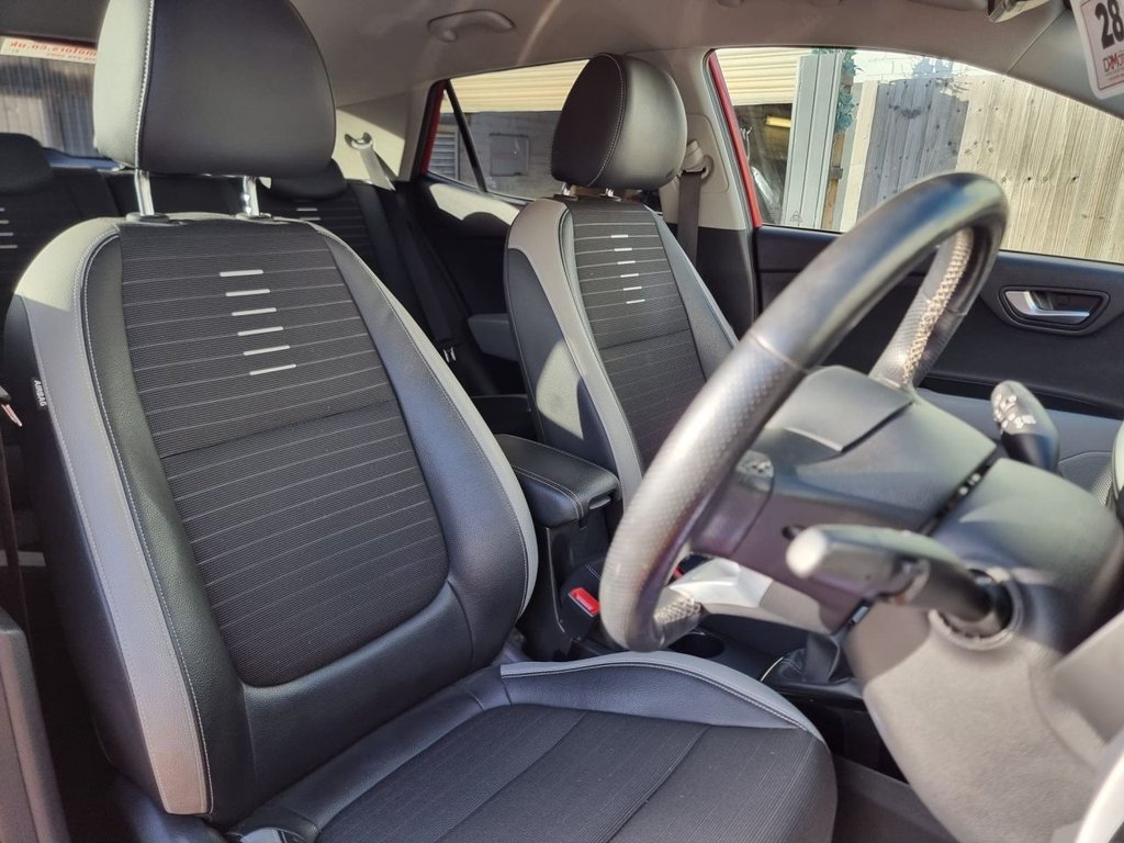 Used Kia Stonic 2018 for sale - 76509981: Photo 39