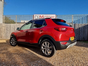 Used Kia Stonic 2018 for sale - 76509981: Photo