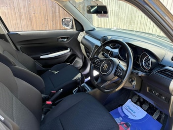 Used Suzuki Swift 2021 for sale - 78377281: Photo