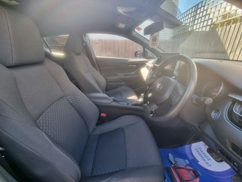 Used Toyota C-HR 2020 for sale - 78200316: Photo