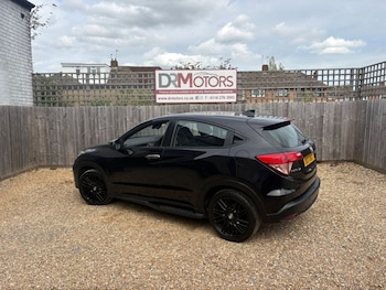 Used Honda HR-V 2017 for sale - 77748839: Photo