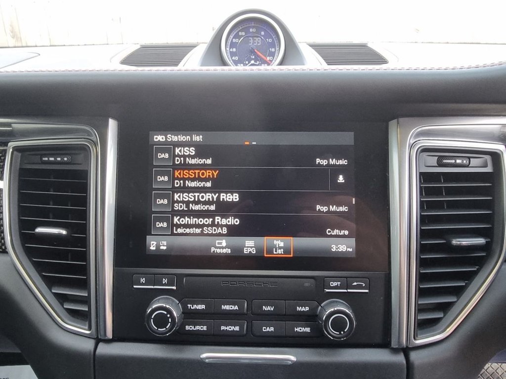 Used Porsche Macan 2017 for sale - 77394308: Photo 25