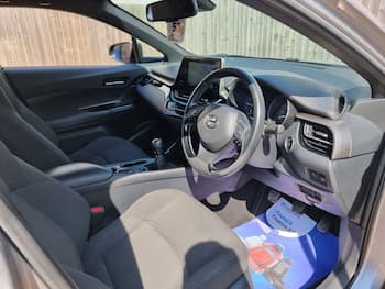 Used Toyota C-HR 2019 for sale - 79493502: Photo