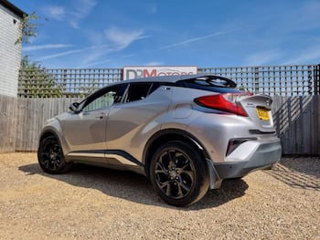 Used Toyota C-HR 2019 for sale - 79493502: Photo
