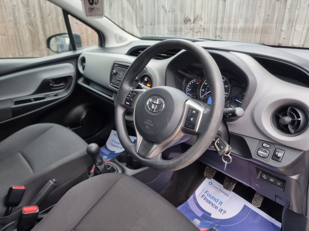 Used Toyota Yaris 2018 for sale - 76711377: Photo 2