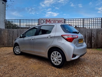 Used Toyota Yaris 2018 for sale - 76711377: Photo