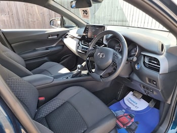 Used Toyota C-HR 2023 for sale - 78315677: Photo