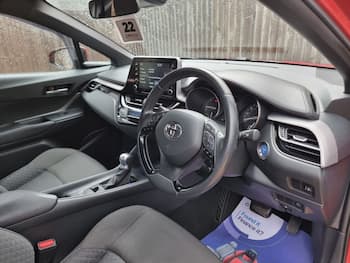 Used Toyota C-HR 2023 for sale - 79493619: Photo